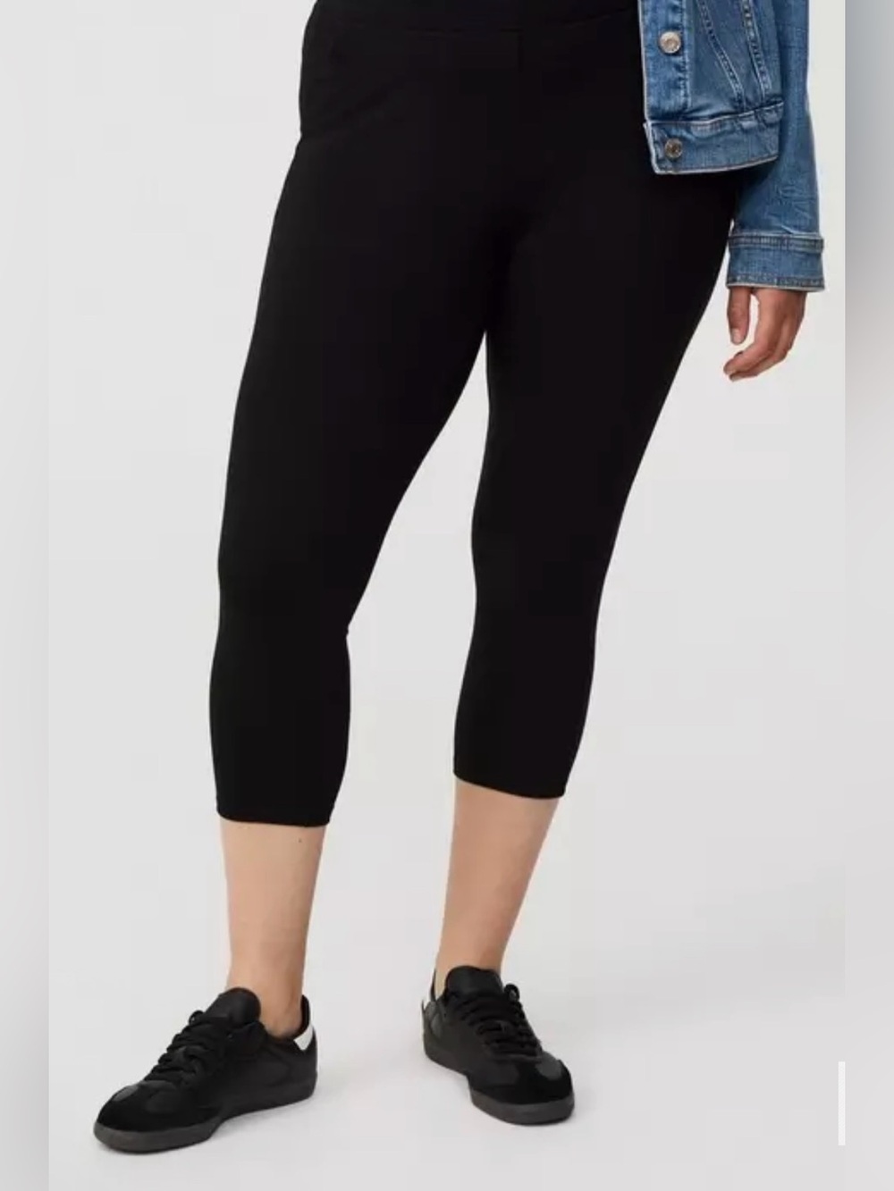 Torrid:Capri Pocket Legging (waist approx 16.75in, Inseam approx 18.25in) Size 2